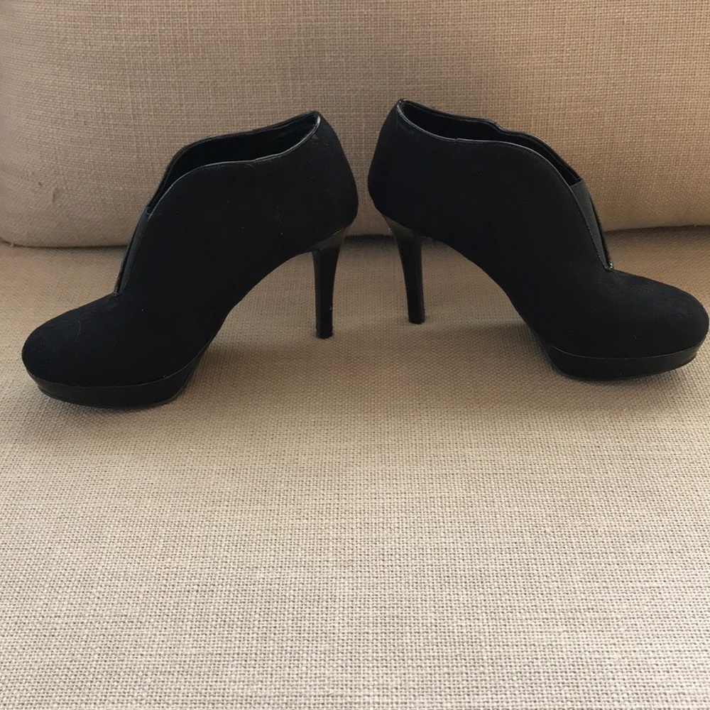 SEXY stiletto heel Black booties by Fioni sz 6